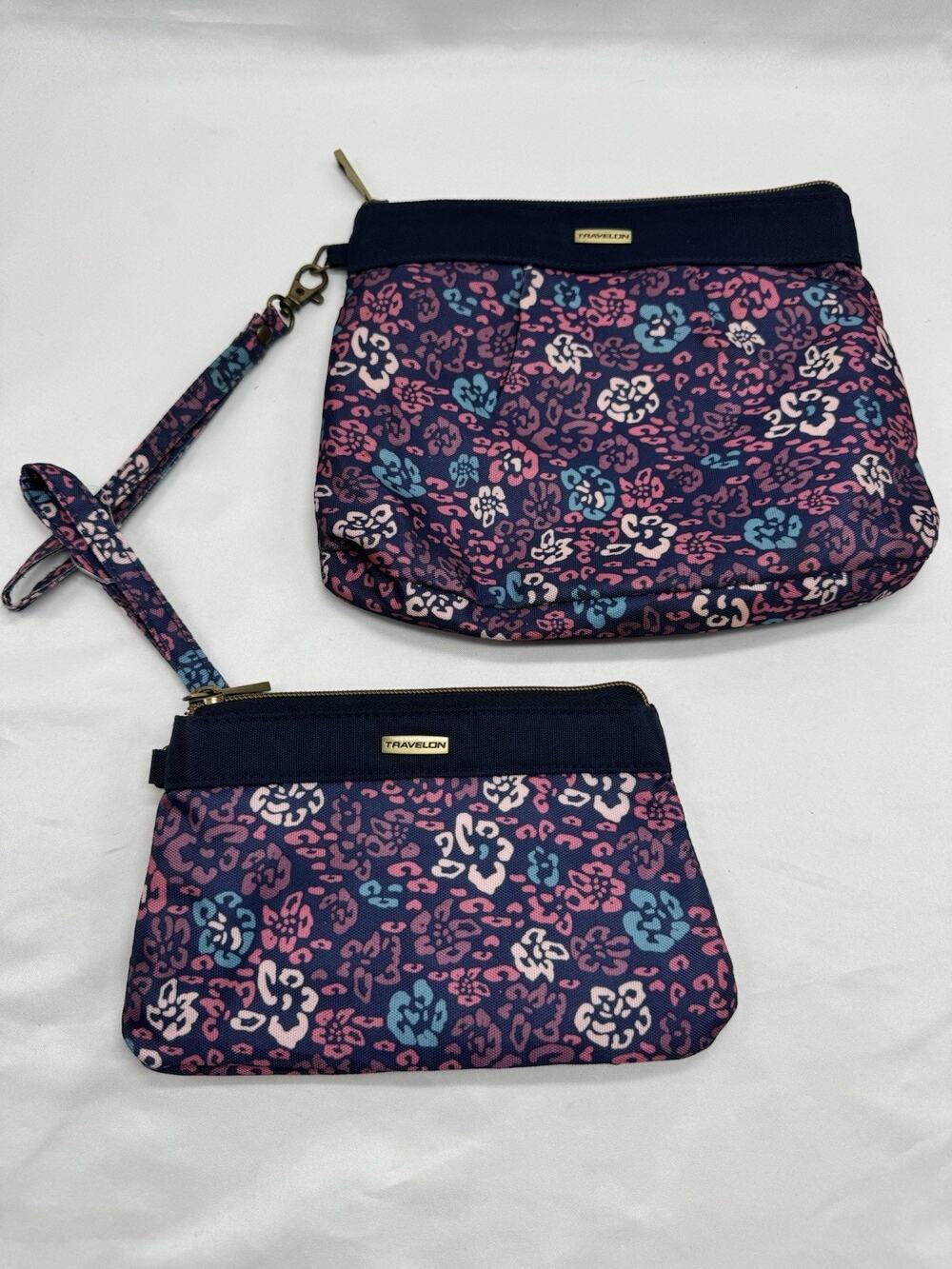 Set Of 2 Travelon RFID Purple Floral Zip Clutch Wristlets Makeup Bag Card Holder
